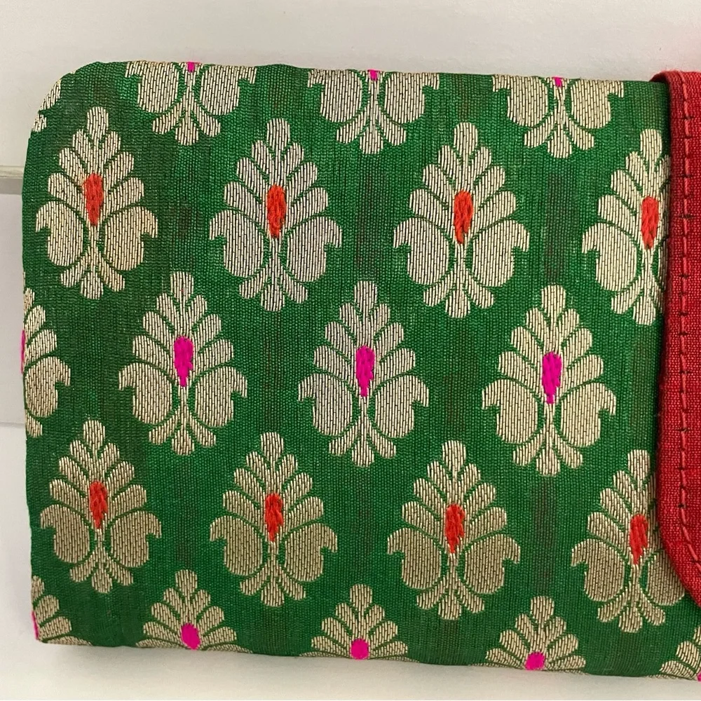 Clutch Bag with Zipper and Magnetic Button Closure Green Red Gold